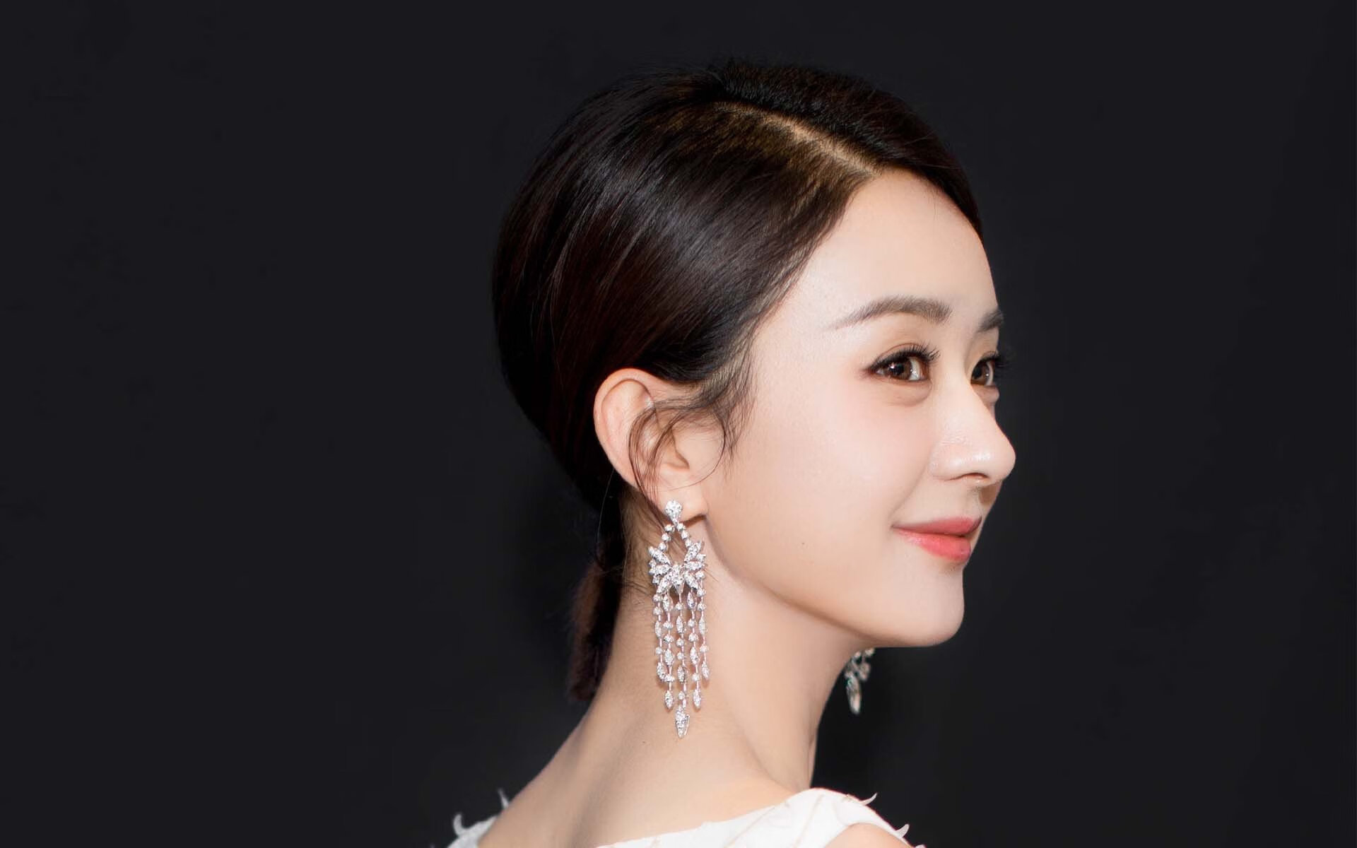 星空电竞官网-凯莉·麦基翁决赛中段发力抢占先机,凯莉·麦吉利斯现照